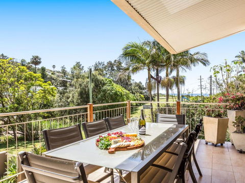 The Stanwell Beach Glass House - Beach & Pool - Accommodation VIC 3
