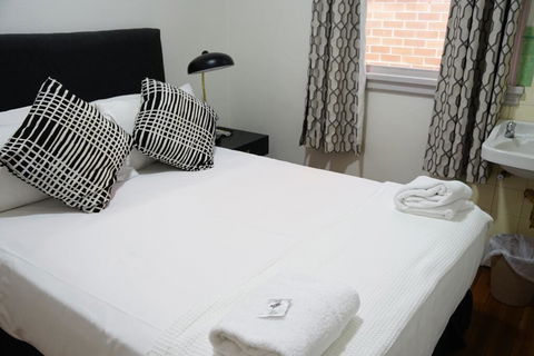 The Tamworth Hotel - Accommodation VIC 2