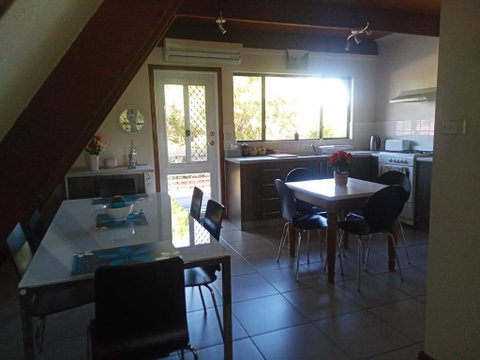 The Treehouse Mandurah - Accommodation VIC 3