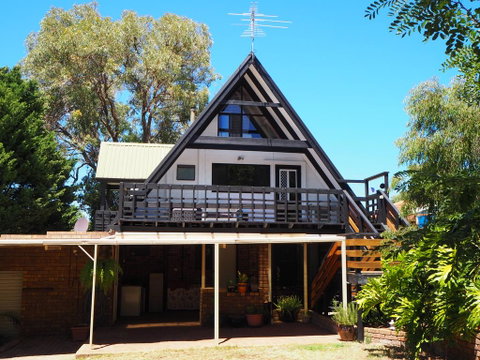 The Treehouse Mandurah - Accommodation VIC 1
