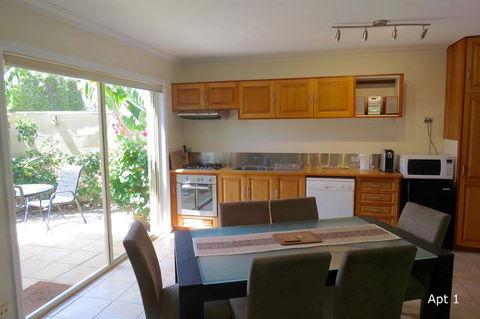 The Wave Oasis SC B&B - Accommodation VIC 1