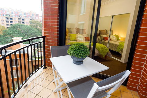 Thriving City Location, Dining Hub - Accommodation VIC 1