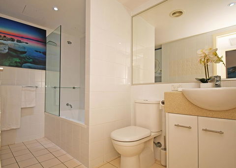 Tingeera Luxury Beachfront Apartments - Accommodation VIC 3