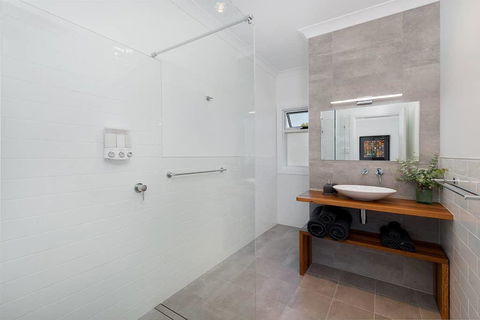 Toms Cottage - Wilgowrah -A Country Escape - Accommodation VIC 3