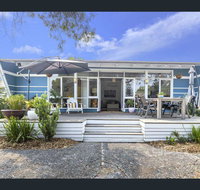 Toot Toot  50s Classic Beach House with Bungalow - Accommodation VIC
