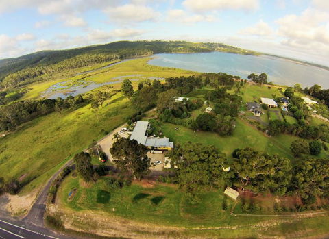 Top Of The Lake Holiday Units - Accommodation VIC 0