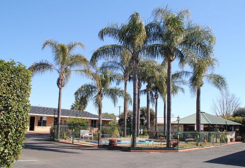 Town And Country Motor Inn - Accommodation VIC 0