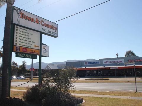 Town And Country Motor Inn - Accommodation VIC 3