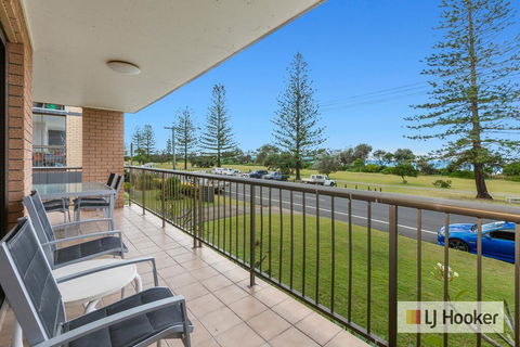 TRADEWINDS 1 - Accommodation VIC 3