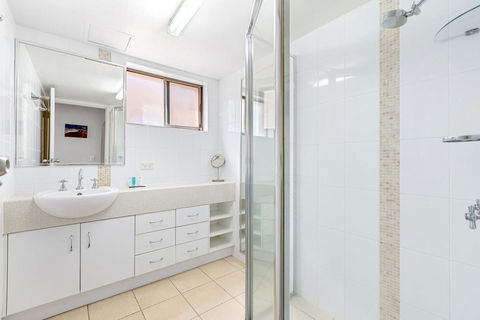 TRADEWINDS 3 - Accommodation VIC 1