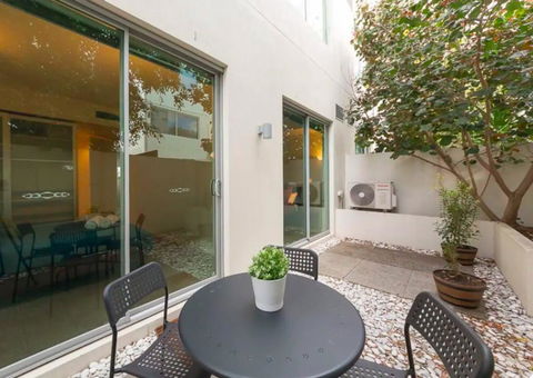 TRANQUIL EXEC CITY FREE WIFI NETFLIX WINE PARKING - Accommodation VIC 2