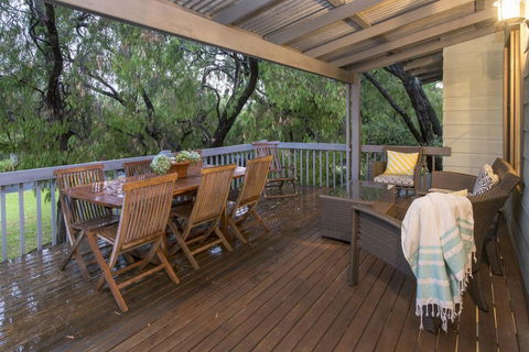 Tranquil Waters - Pet Friendly Family Beach House In Quindalup - Accommodation VIC 2