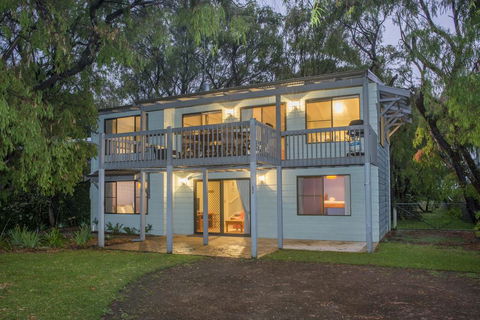 Tranquil Waters - Pet Friendly Family Beach House In Quindalup - Accommodation VIC 0