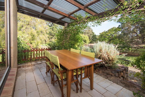 Trastevere Cowaramup Farm House - Accommodation VIC 0
