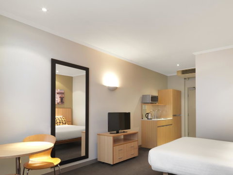 Travelodge Hotel Sydney Martin Place - Accommodation VIC 3