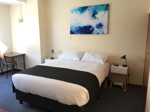 TRC Hotel - Accommodation VIC 2
