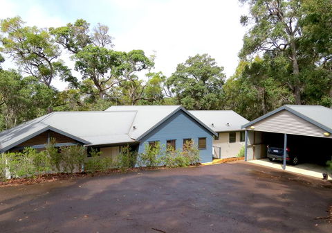 Treehouse - 3 Acre Elevated Nature Setting - Accommodation VIC 1