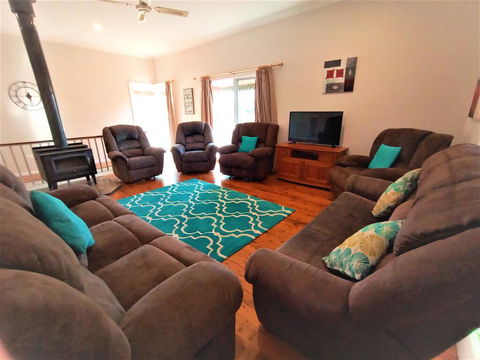 Treetops Escape - Accommodation VIC 3