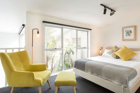 Trendy Loft Near Smith St. With Cosy Courtyard And Parking - Accommodation VIC 2