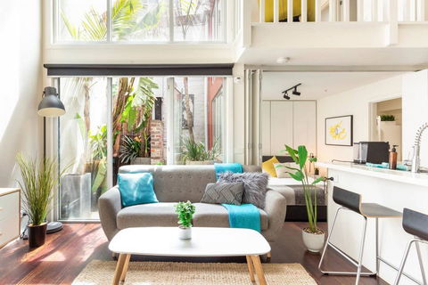 Trendy Loft Near Smith St. With Cosy Courtyard And Parking - Accommodation VIC 0