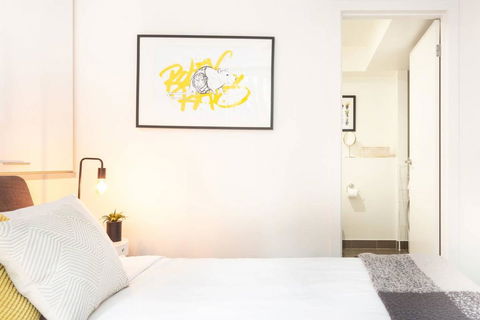 Trendy Loft Near Smith St. With Cosy Courtyard And Parking - Accommodation VIC 1