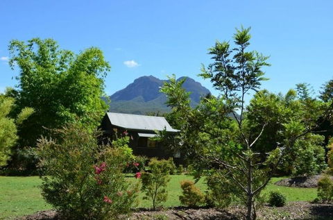 Tuckeroo Cottages & Gardens - Accommodation VIC 3