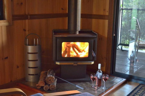 Tuckeroo Cottages & Gardens - Accommodation VIC 2
