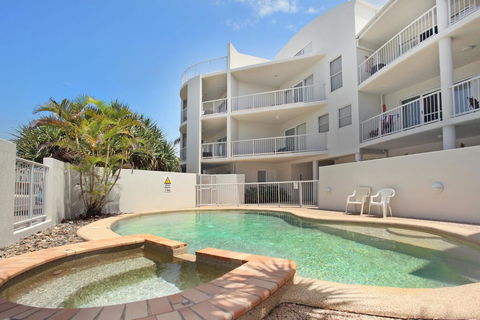 Unit 1 Marcoola Sunrise - Marcoola Beach - Accommodation VIC 1