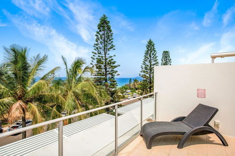 Unit 207 Plantation - Rainbow Beach, Ocean Facing - Plantation Resort Unit, Incredible Views, Top Floor - Accommodation VIC 2
