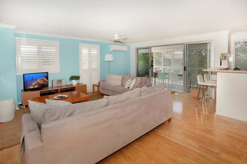 Unit 4, Marcoola Sands, 47 Petrie Avenue Marcoola, 300 BOND, LINEN SUPPLIED - Accommodation VIC 1