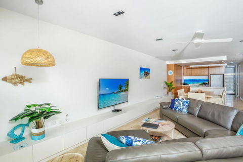 Unit 6 Plantation - Rainbow Beach, Plantation Resort, Ground Floor, Aircon, Pool, Spa - Accommodation VIC 0