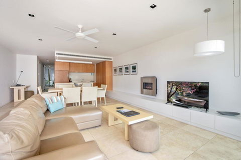 Unit 7 Plantation Resort - Rainbow Beach, Air Conditioned, Pool And Outdoor Spa, Plantation Resort - Accommodation VIC 3