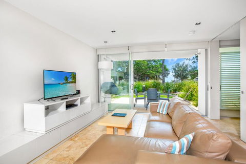 Unit 8 Plantation Resort - Rainbow Beach, Plantation Resort, Air Conditioned, Pool And Outdoor Spa - Accommodation VIC 3