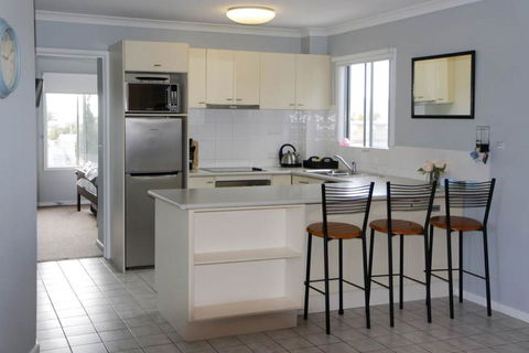 Unit 9 Bellevue - Accommodation VIC 3