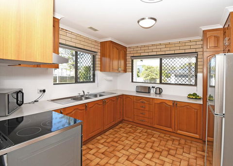 Urangan Harbour Bungalow - Accommodation VIC 2