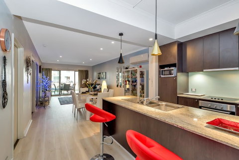Venetian Canal Apartment-Close To Beaches And Marina - Accommodation VIC 0
