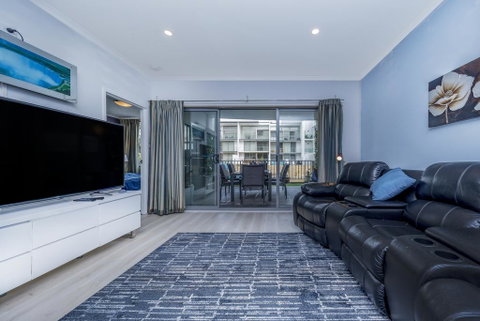 Venetian Canal Apartment-Close To Beaches And Marina - Accommodation VIC 2