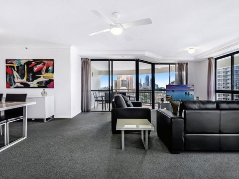 Victoria Square 2 Bed Ocean View Broadbeach - Accommodation VIC 2