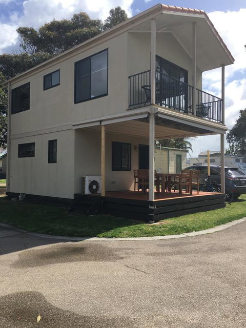 Villa By The Lake - Accommodation VIC 1