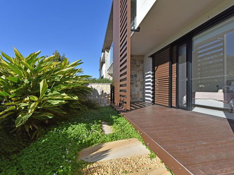 Villa Catania Waterside At Trinity Point - Accommodation VIC 2