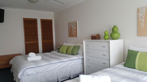 Villa Riviera On River Front - Accommodation VIC 3