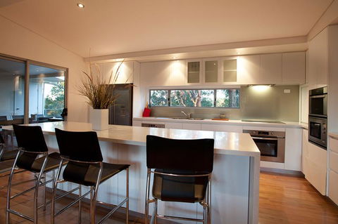 Vintners - More Space For You To Enjoy! - Accommodation VIC 3