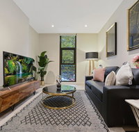 Walking to Darling Harbour ICCQVB Shopping Mall - Accommodation VIC
