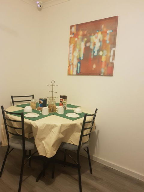Warm Friendly Family Environment In Braybrook - Accommodation VIC 3
