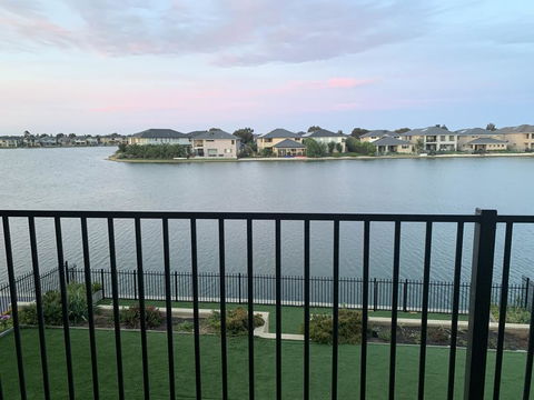 Waterfront Grand Villa For Big Group - Accommodation VIC 3