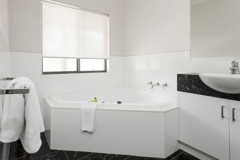 Blazing Stump Motel & Suites - Accommodation VIC 33