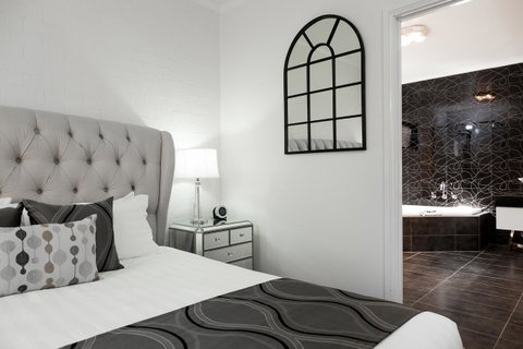 Blazing Stump Motel & Suites - Accommodation VIC 25