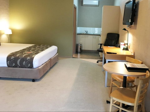Blazing Stump Motel & Suites - Accommodation VIC 41