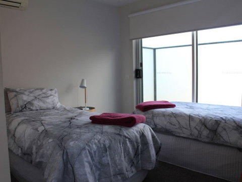 Central To Cowes - Accommodation VIC 8