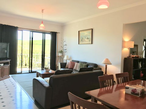 Hillâ€™s Creek Holiday Home - Accommodation VIC 11